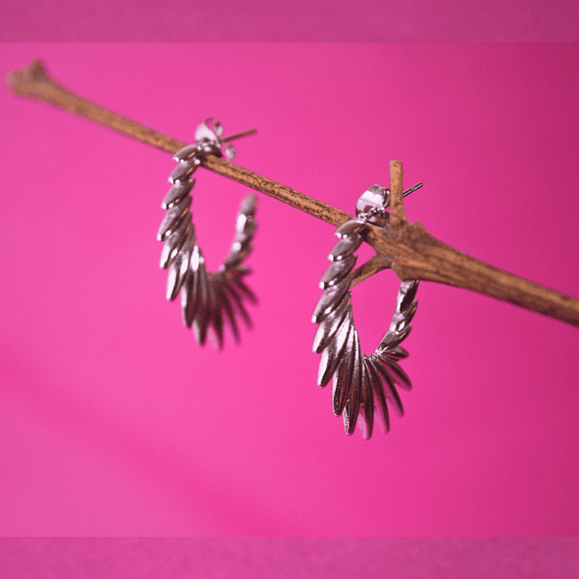 Pendientes LETRA C con Pinchos Plateado