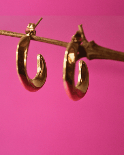 Pendientes LETRA C Liso Dorado
