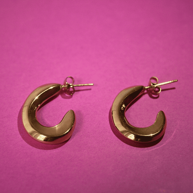 Pendientes LETRA C Liso Dorado