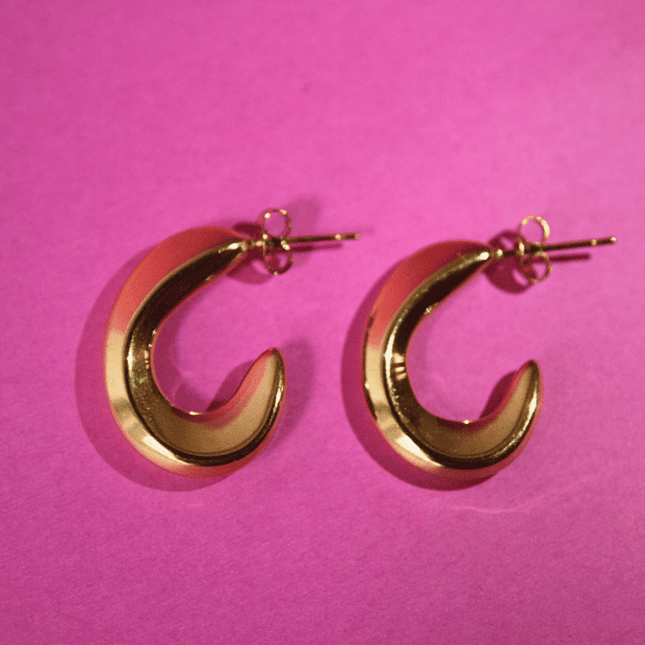 Pendientes LETRA C Liso Dorado