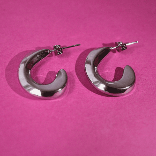 Pendientes LETRA C Liso Plateado