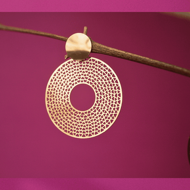 Pendientes MONEDA CALADA Geométrica Dorado