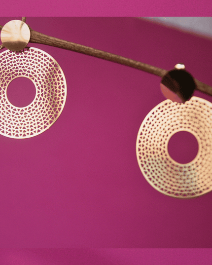 Pendientes MONEDA CALADA Geométrica Dorado