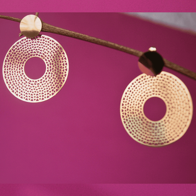 Pendientes MONEDA CALADA Geométrica Dorado
